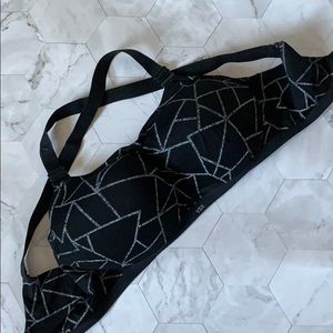 34DD (34E) Victoria’s Secret sports bra